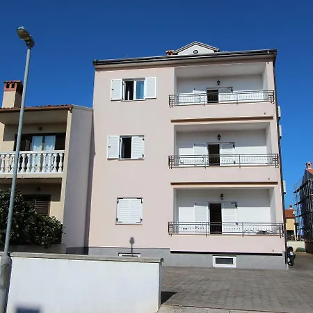 Beeindruckendes Mit Dachterrasse, Meerblick, Babybett, Klima, Privatparkplatz